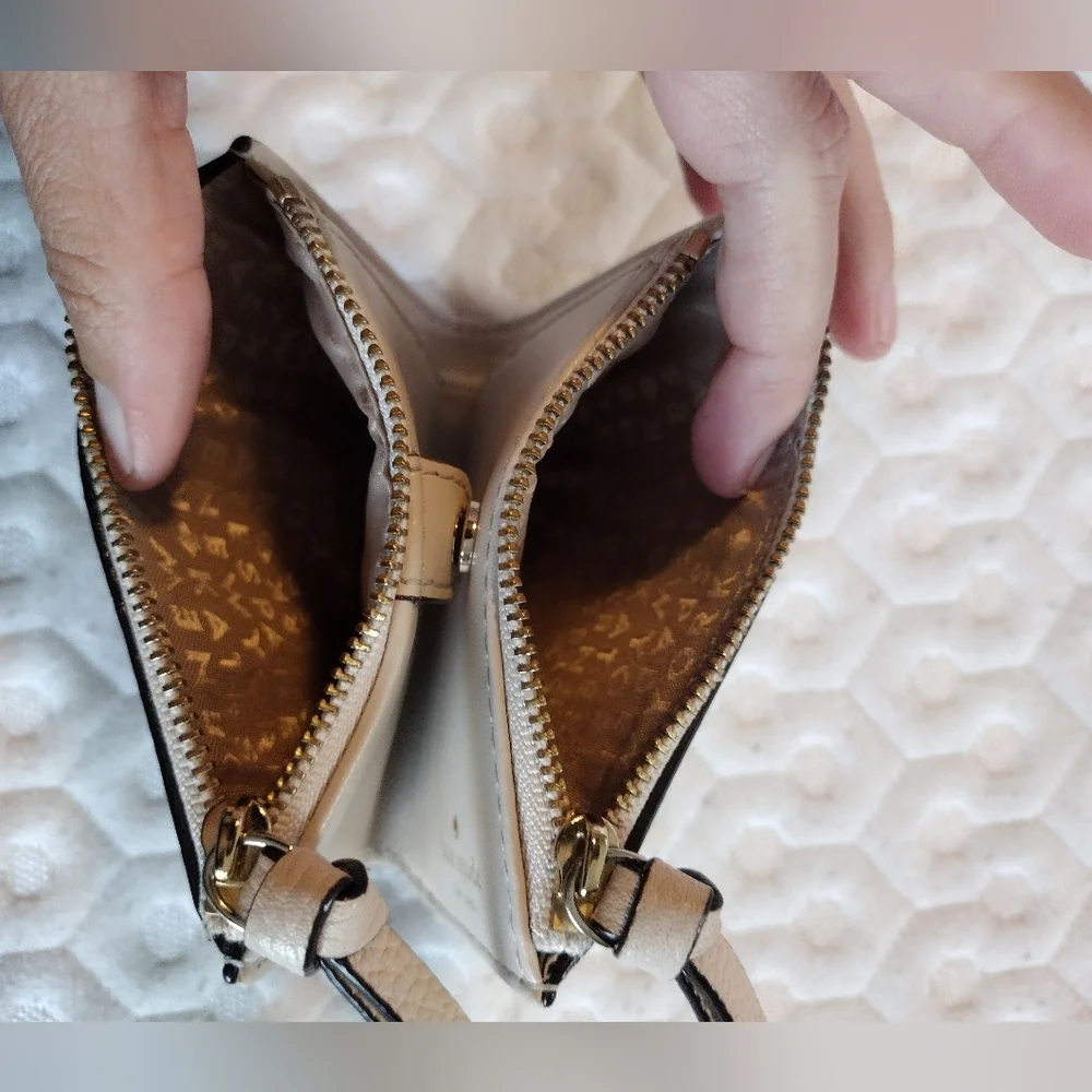 Kate Spade wallet - Picture 5 of 5